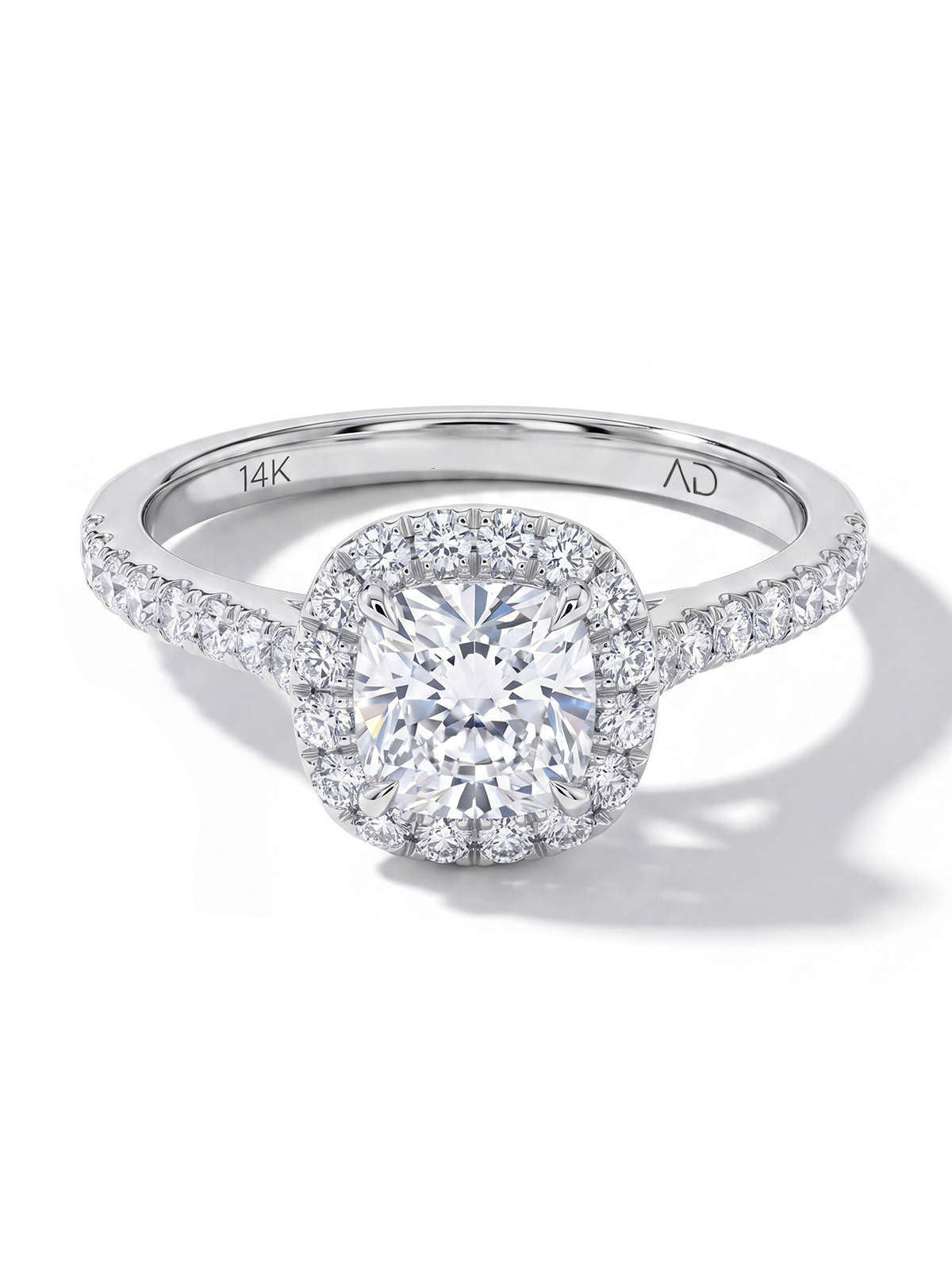 Cushion Kesim Kolu Taşlı Tektaş Yüzük