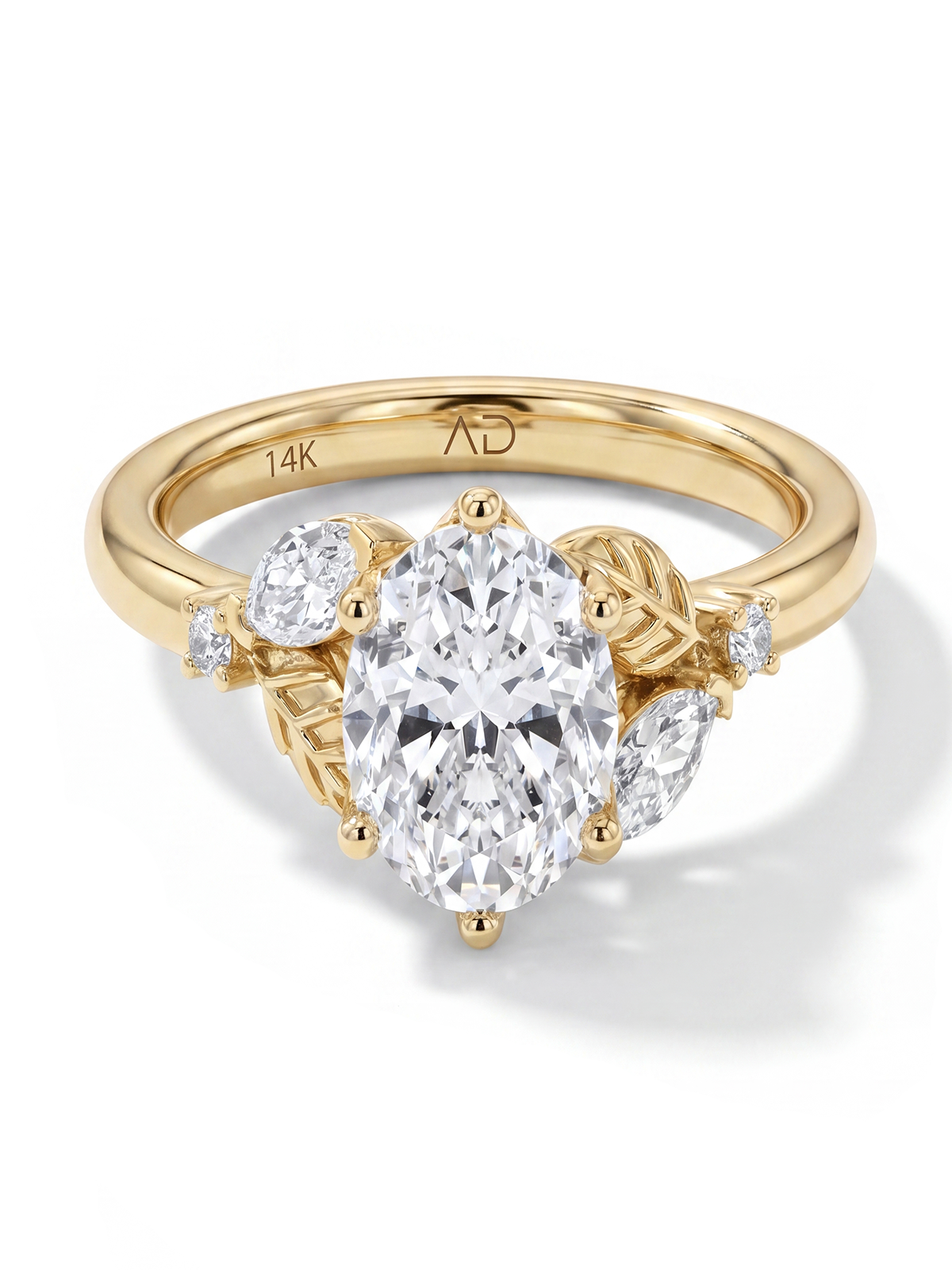 2.08CT Oval Kesim Yaprak Motif Tektaş Yüzük