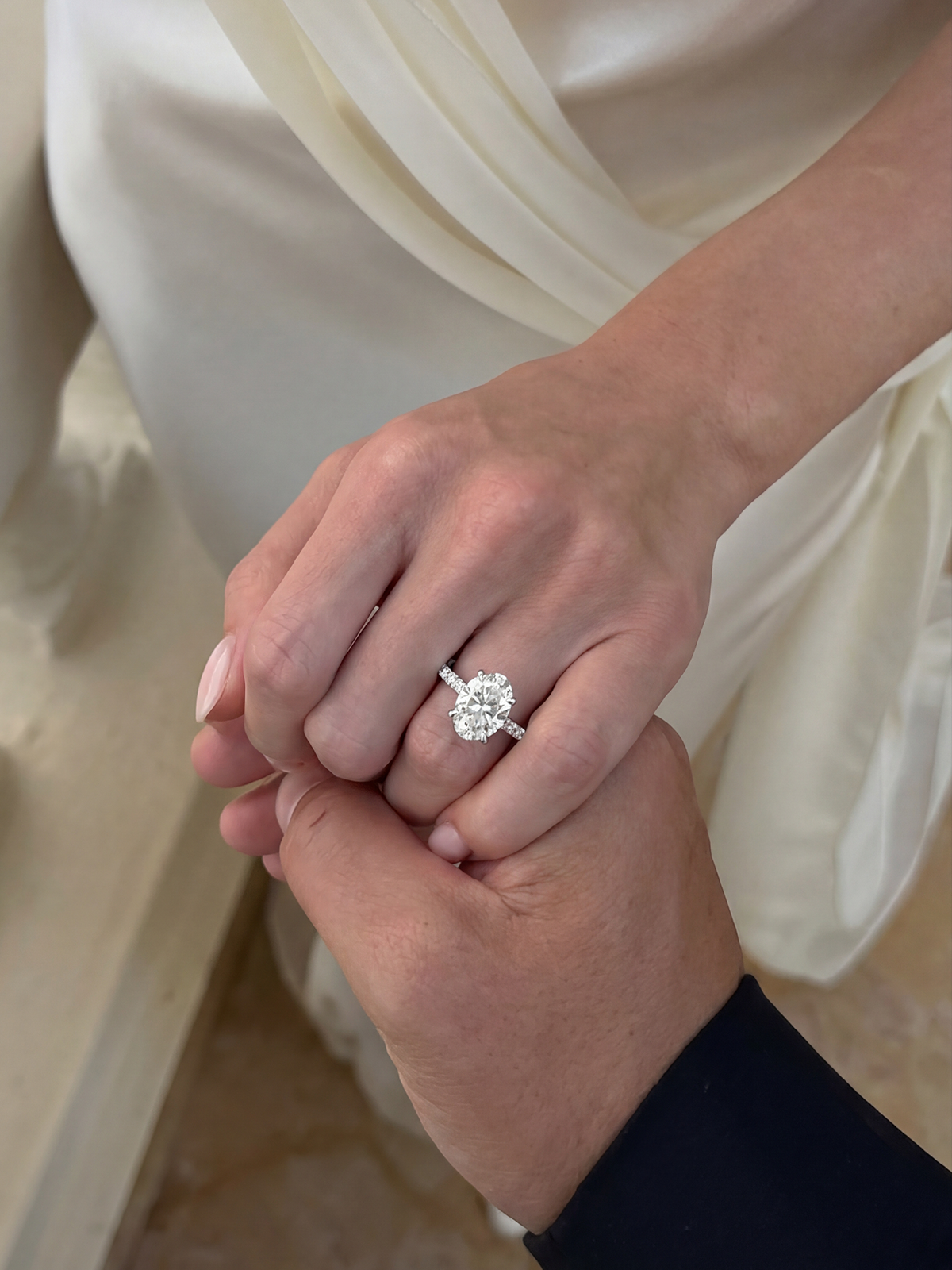 2.3CT | Oval Kesim Kolu Taşlı Yüzük