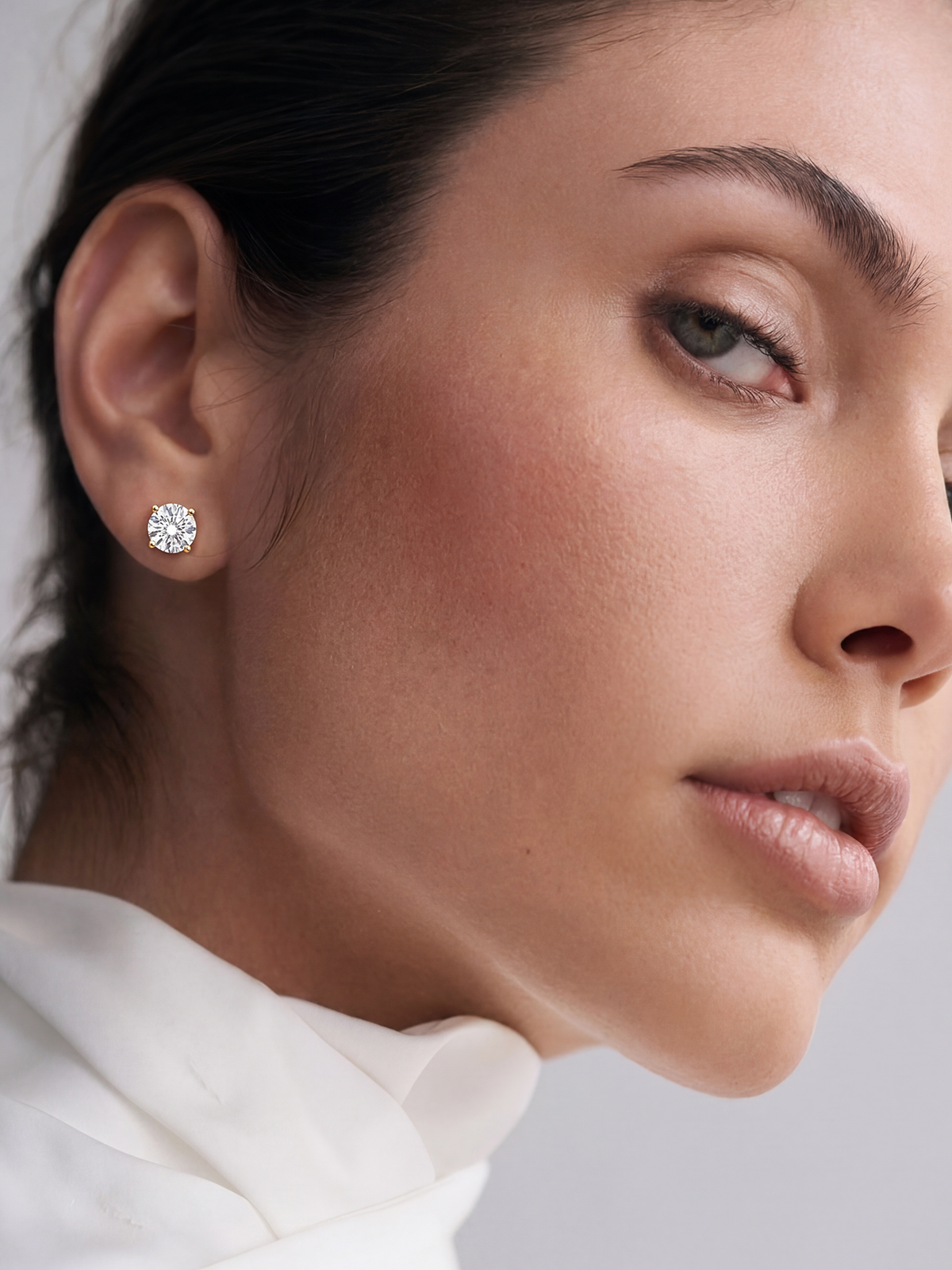 4 Tırnak Tektaş Küpe