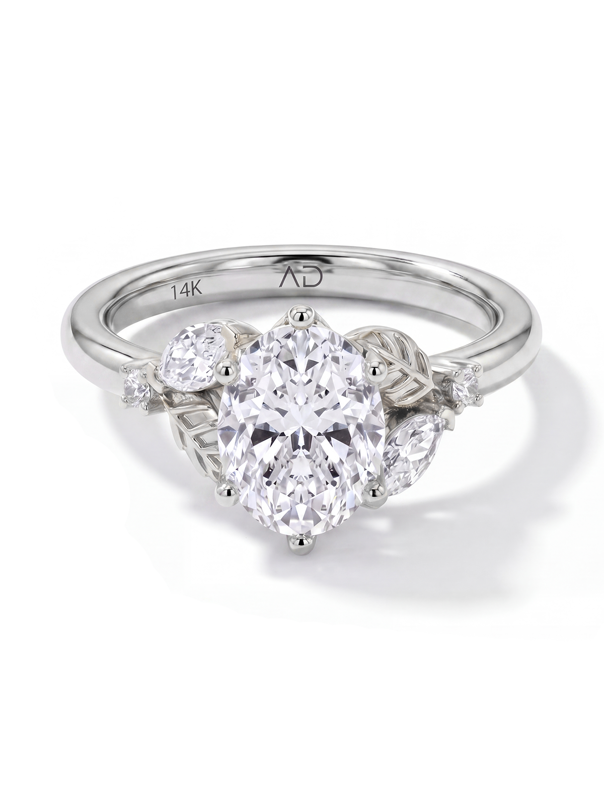 2.08CT Oval Kesim Yaprak Motif Tektaş Yüzük