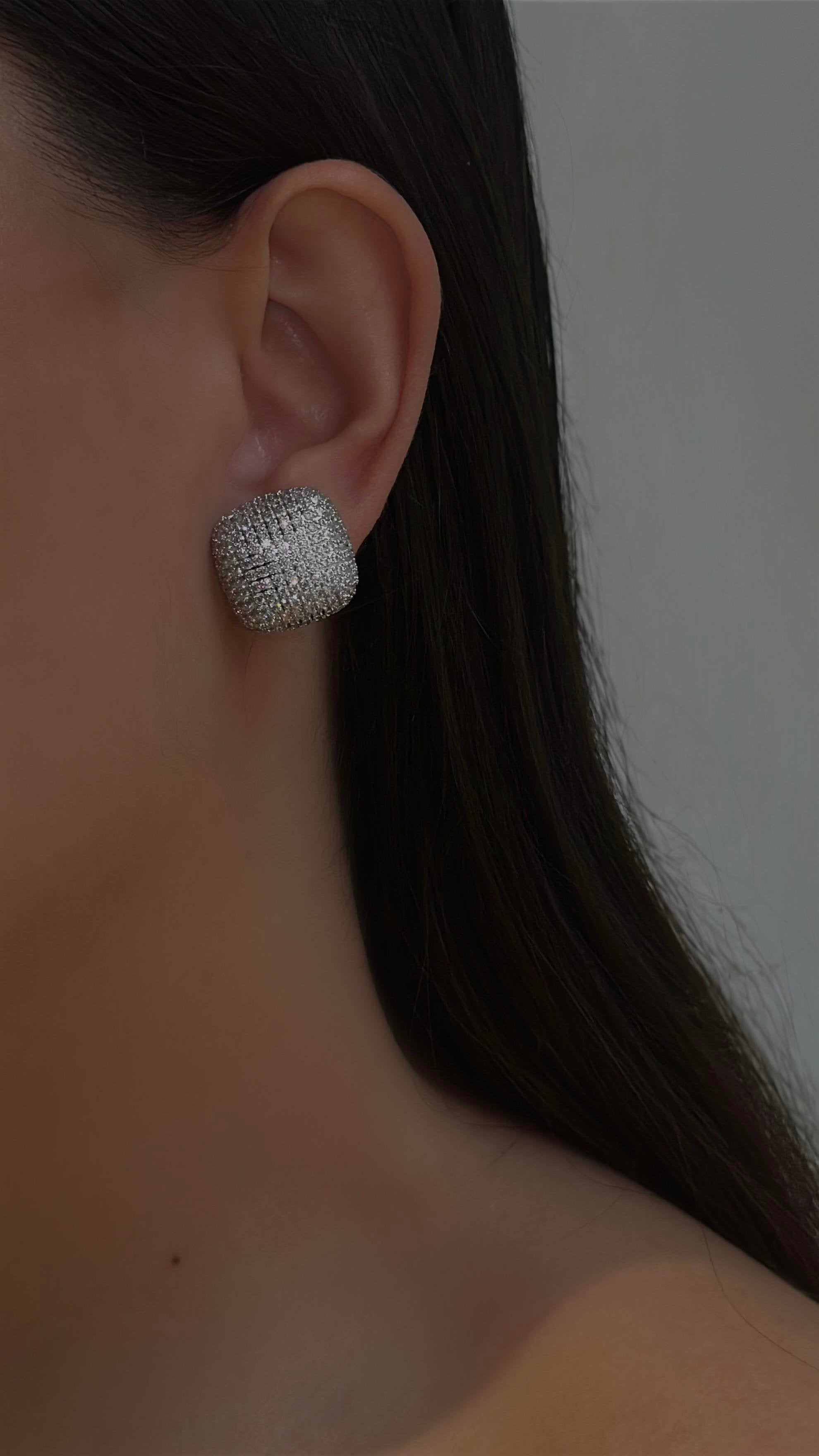 Iolara Earring