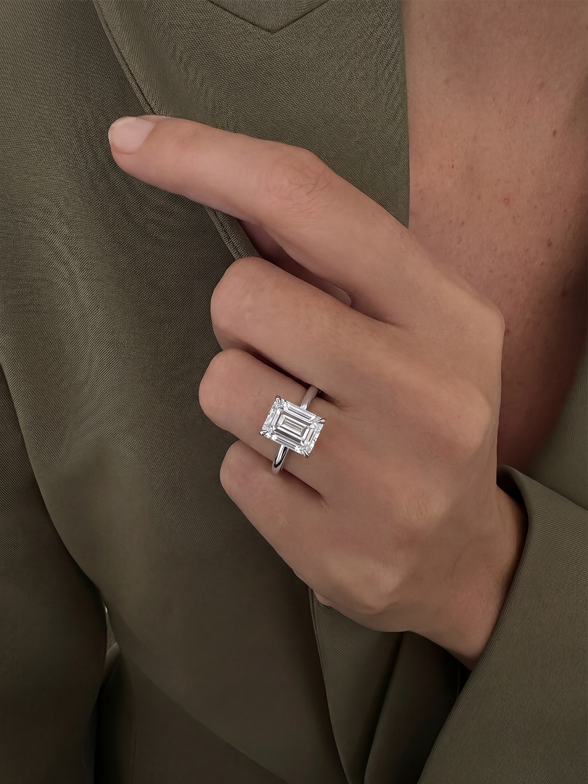 Emerald Kesim Tektaş Yüzük