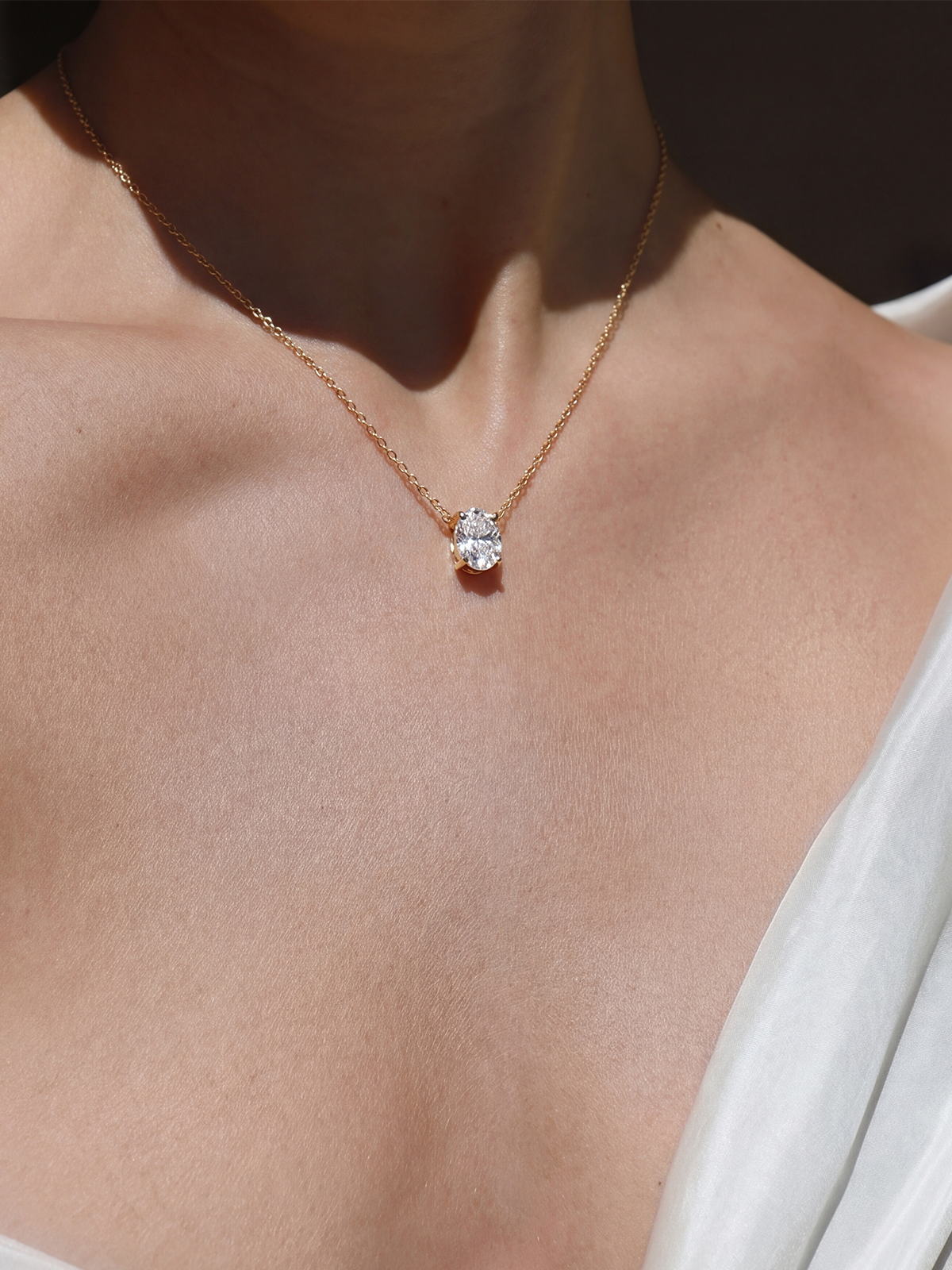 Oval Kesim Tektaş Kolye