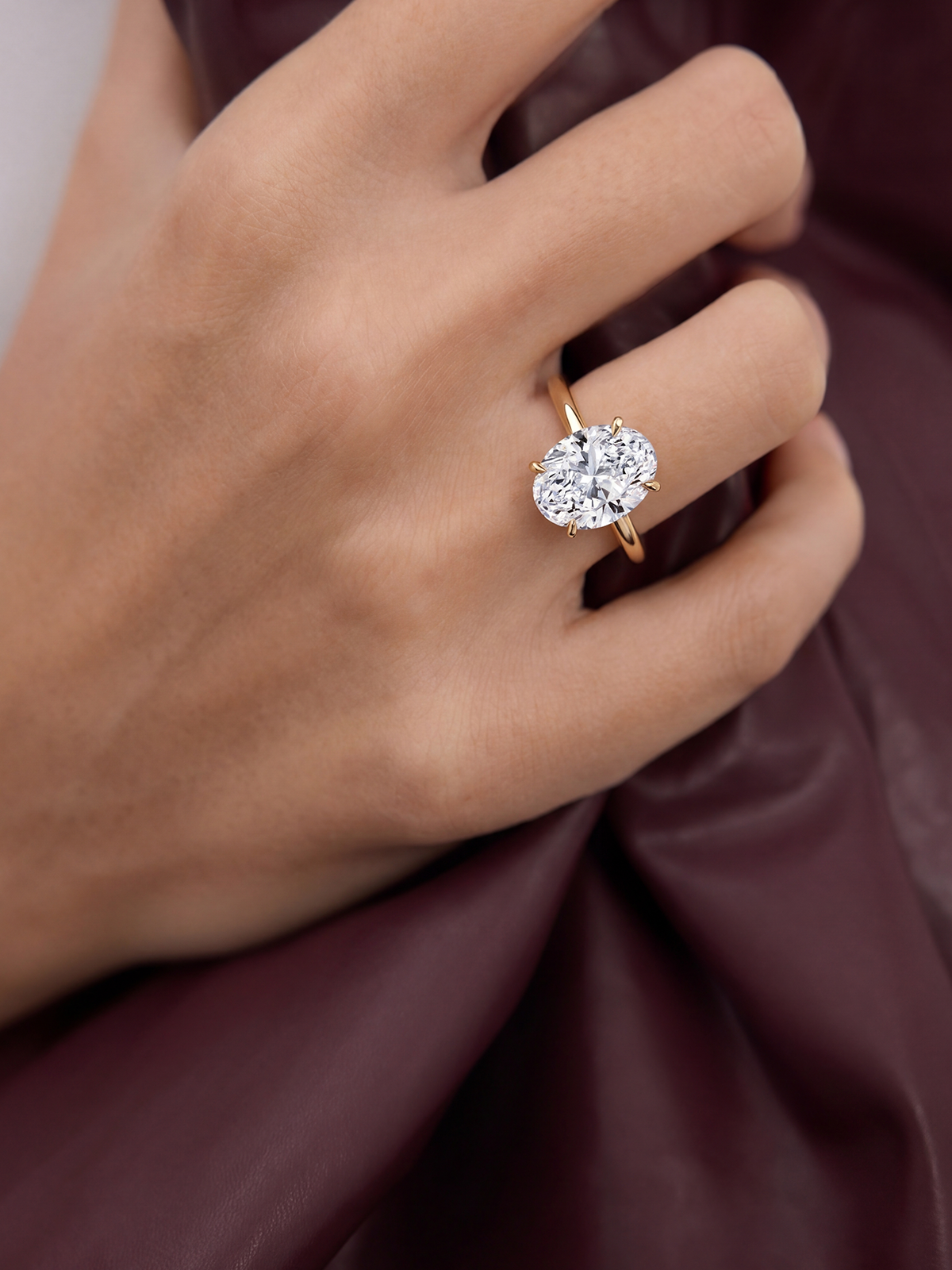 Oval Kesim Tektaş Yüzük