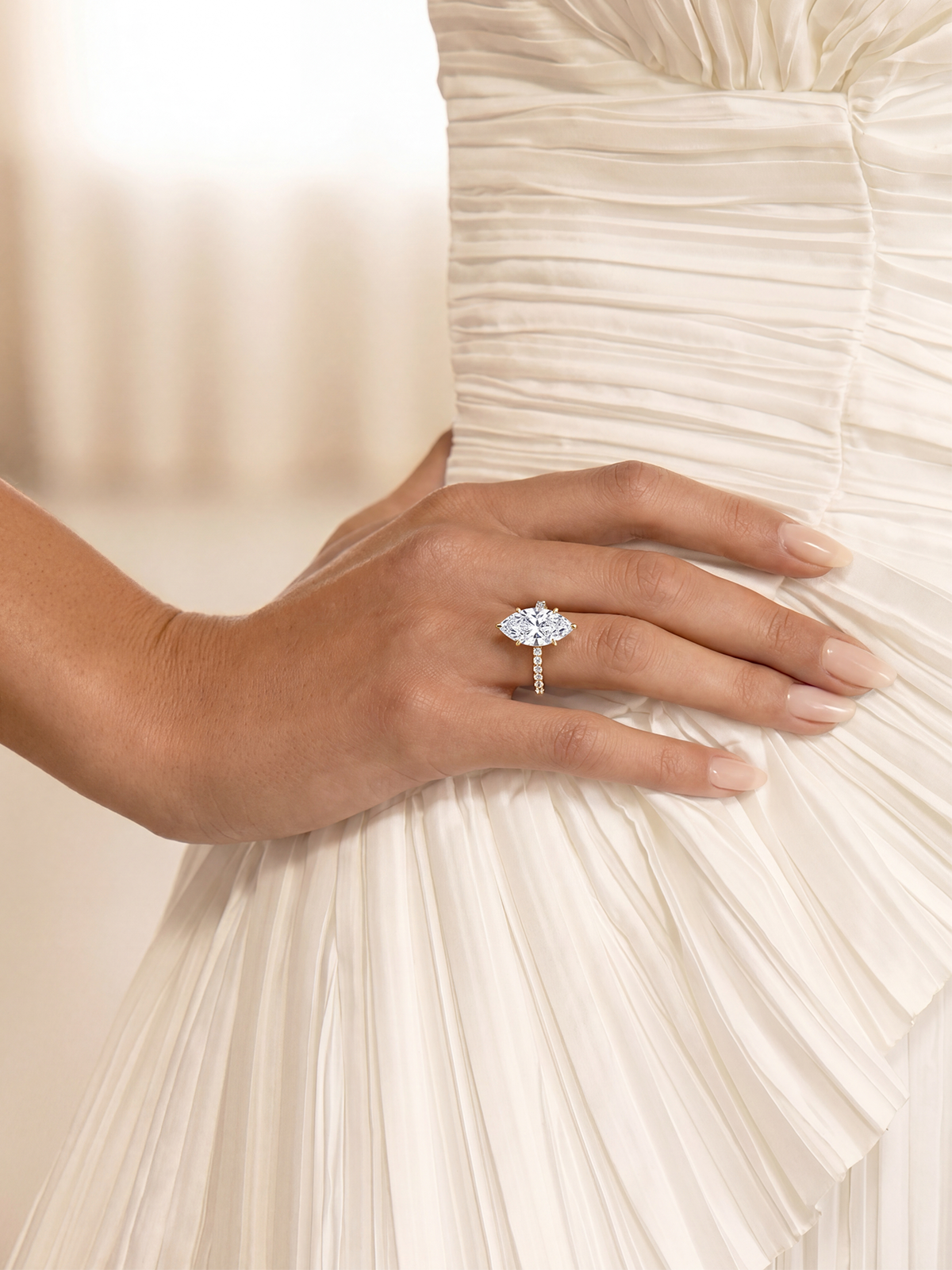 Markiz Kesim Kolu Taşlı Tektaş Yüzük