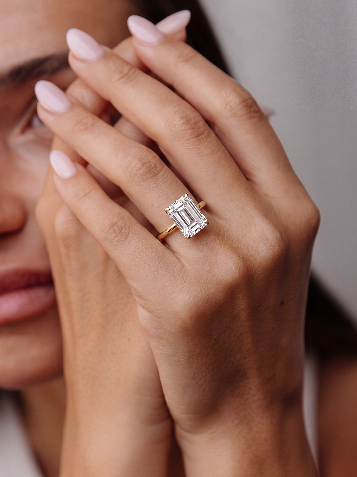 Emerald Kesim Tektaş Yüzük