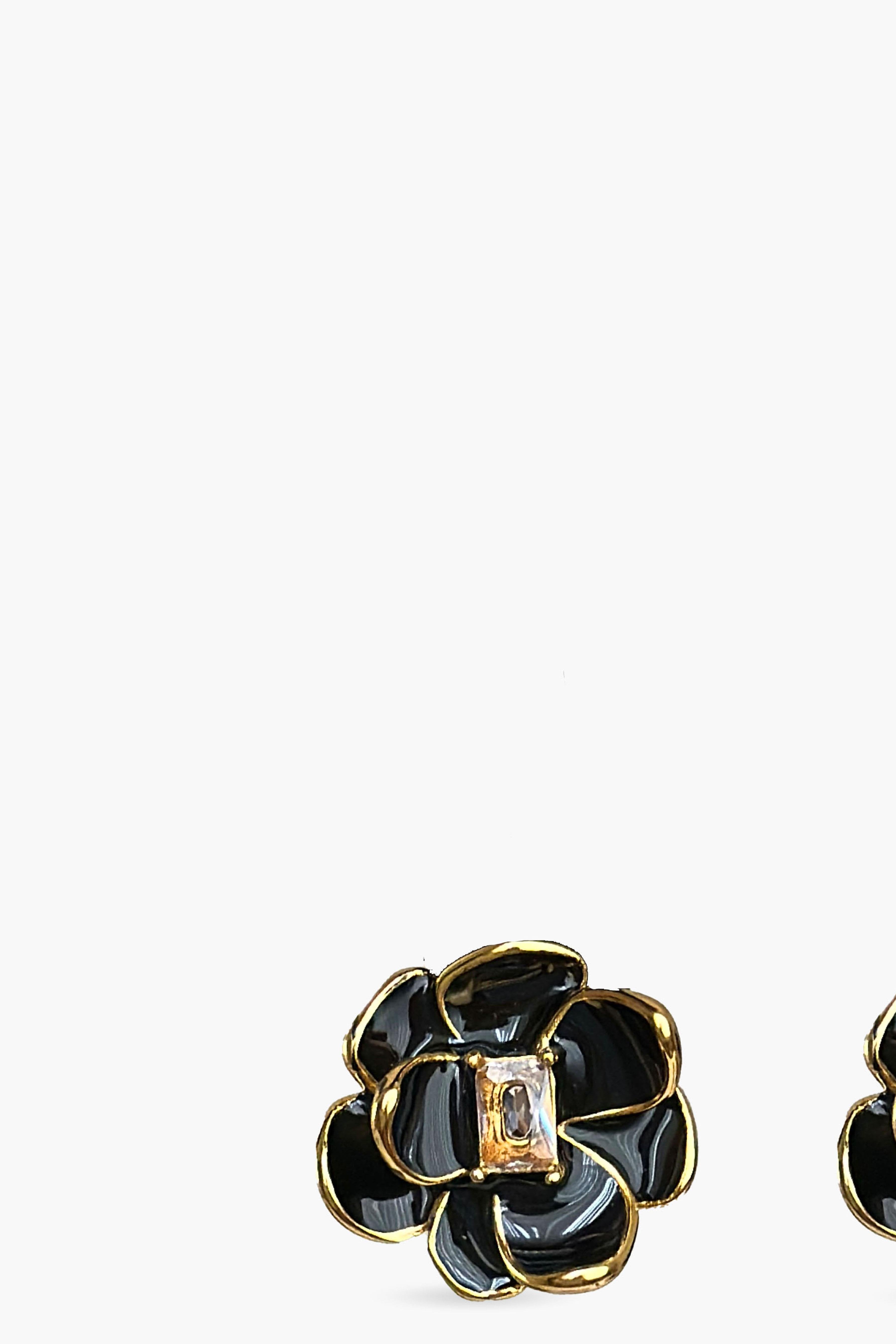 Thavira Earring