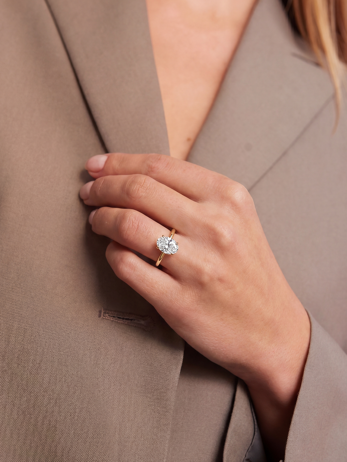 Oval Kesim Tektaş Yüzük