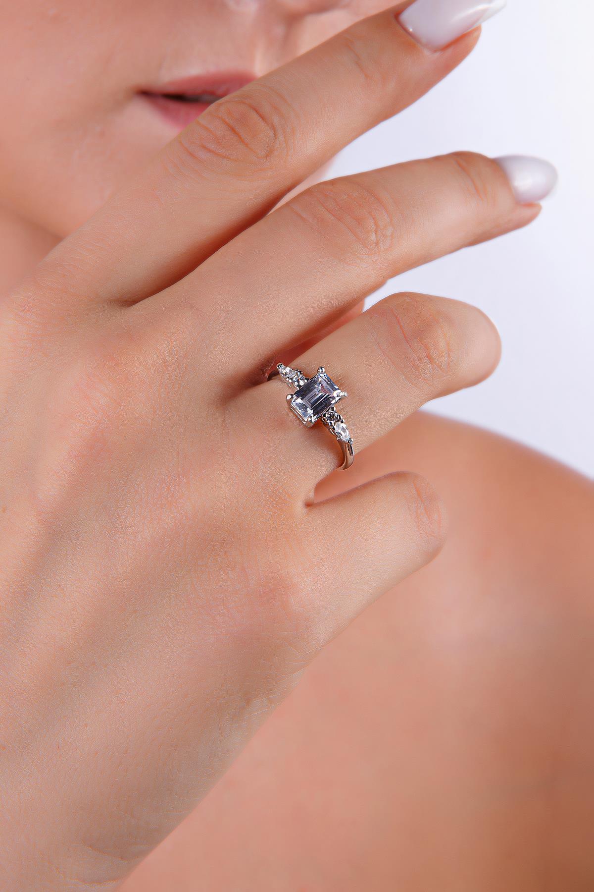 Jeannie Ring