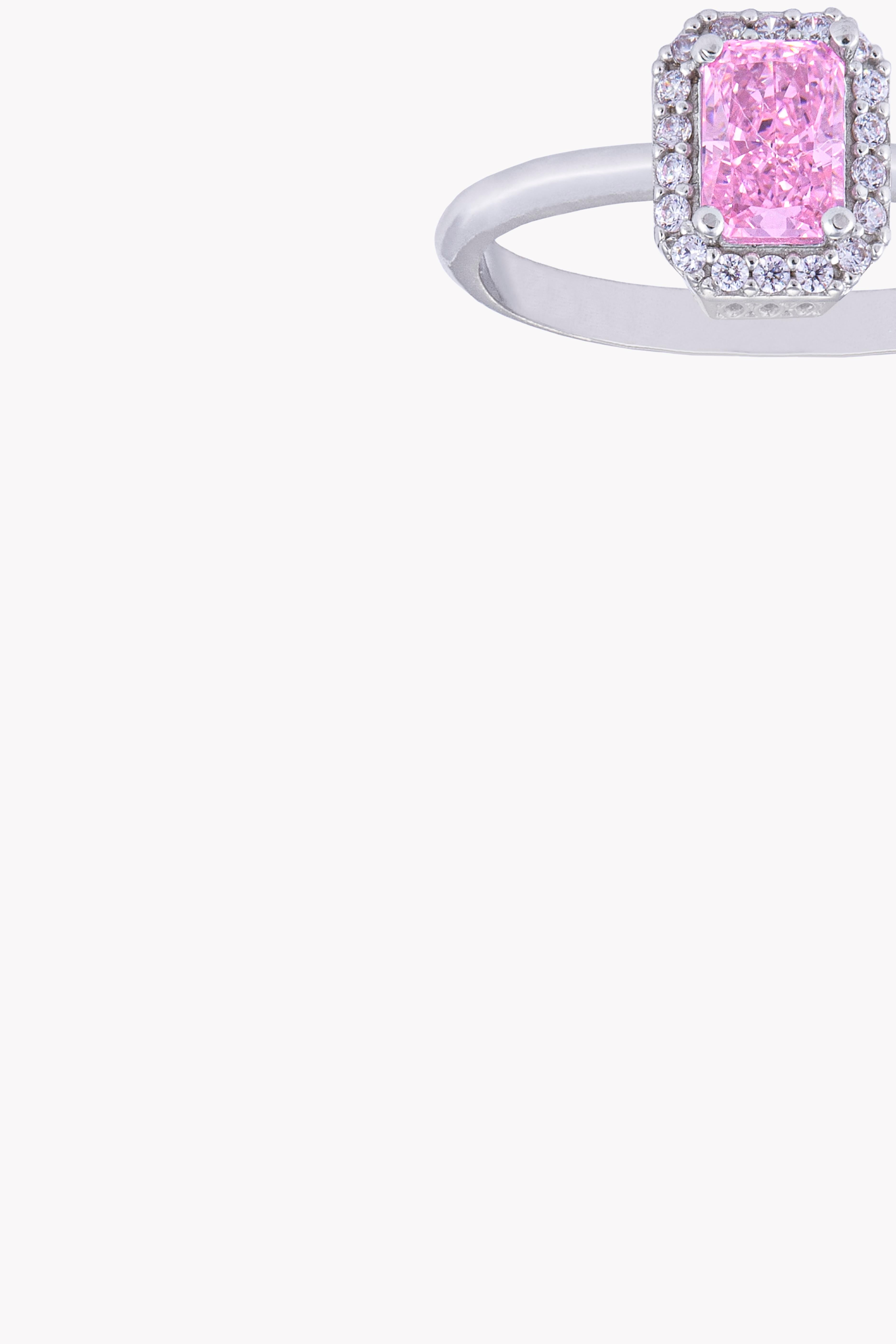 Nicole Ring