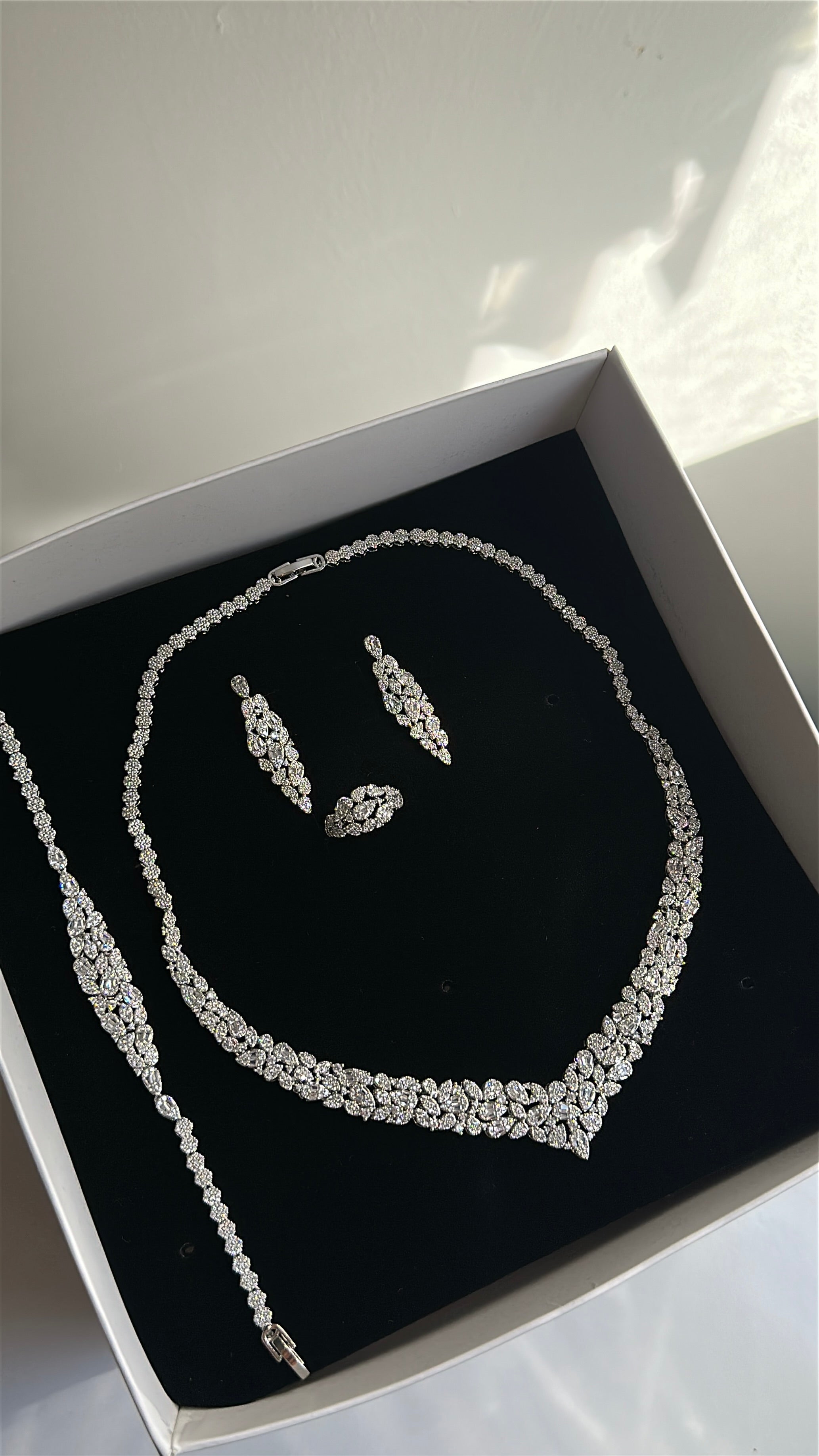 Zirella Kolye - Küpe - Bileklik - Yüzük Set
