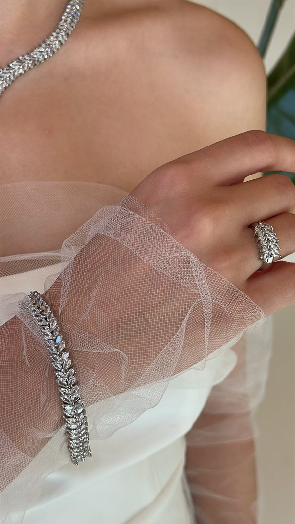 Valayna Kolye - Küpe - Bileklik - Yüzük Set  Atelier Duygu.