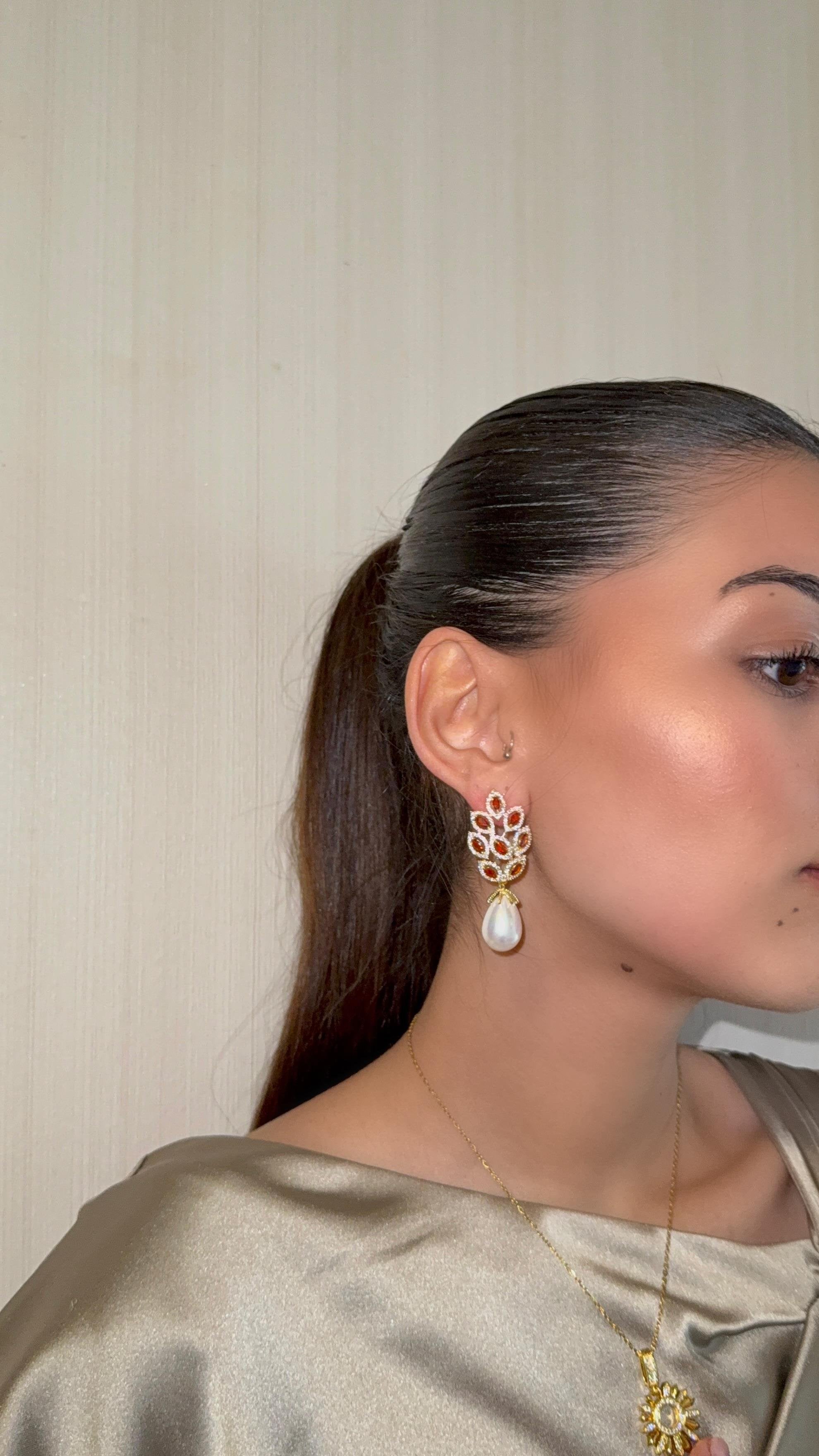 Avelin Necklace