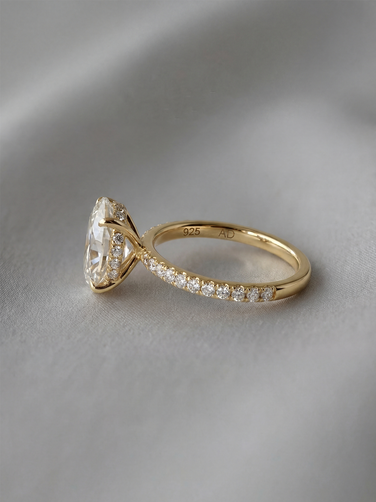 2.3CT | Oval Cut Eternity Yüzük