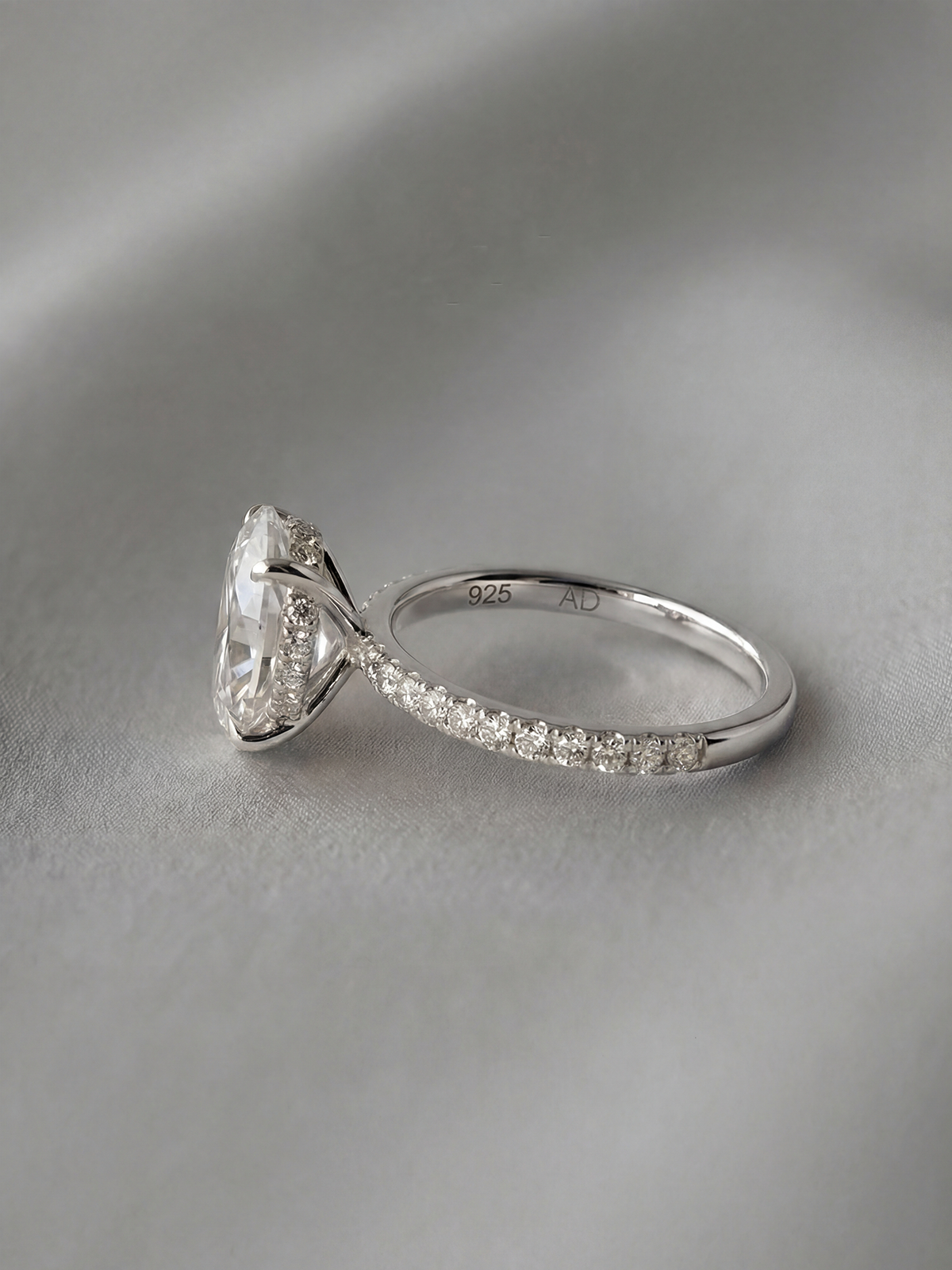 2.3CT | Oval Kesim Kolu Taşlı Yüzük