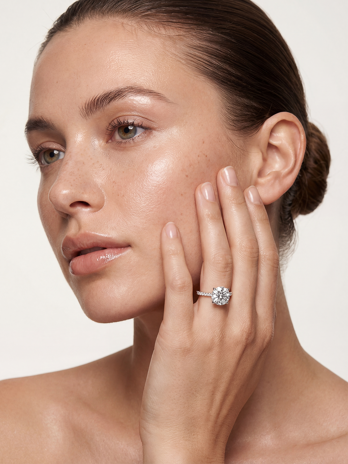 4.0CT | 4 Tırnak Kolu Taşlı Tektaş Yüzük