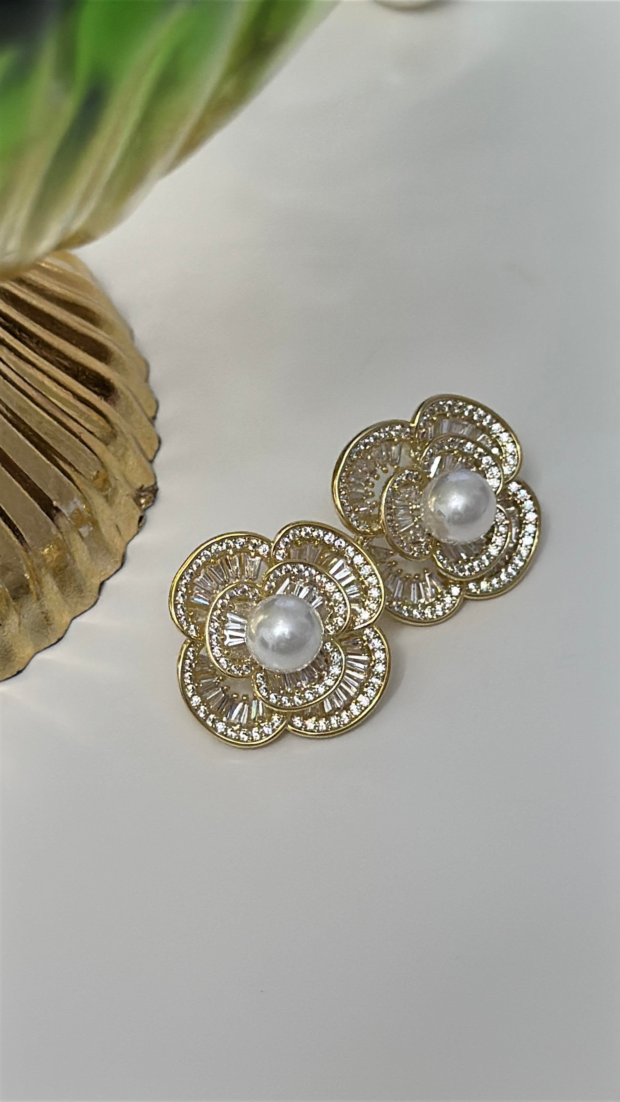 Zelora Earring