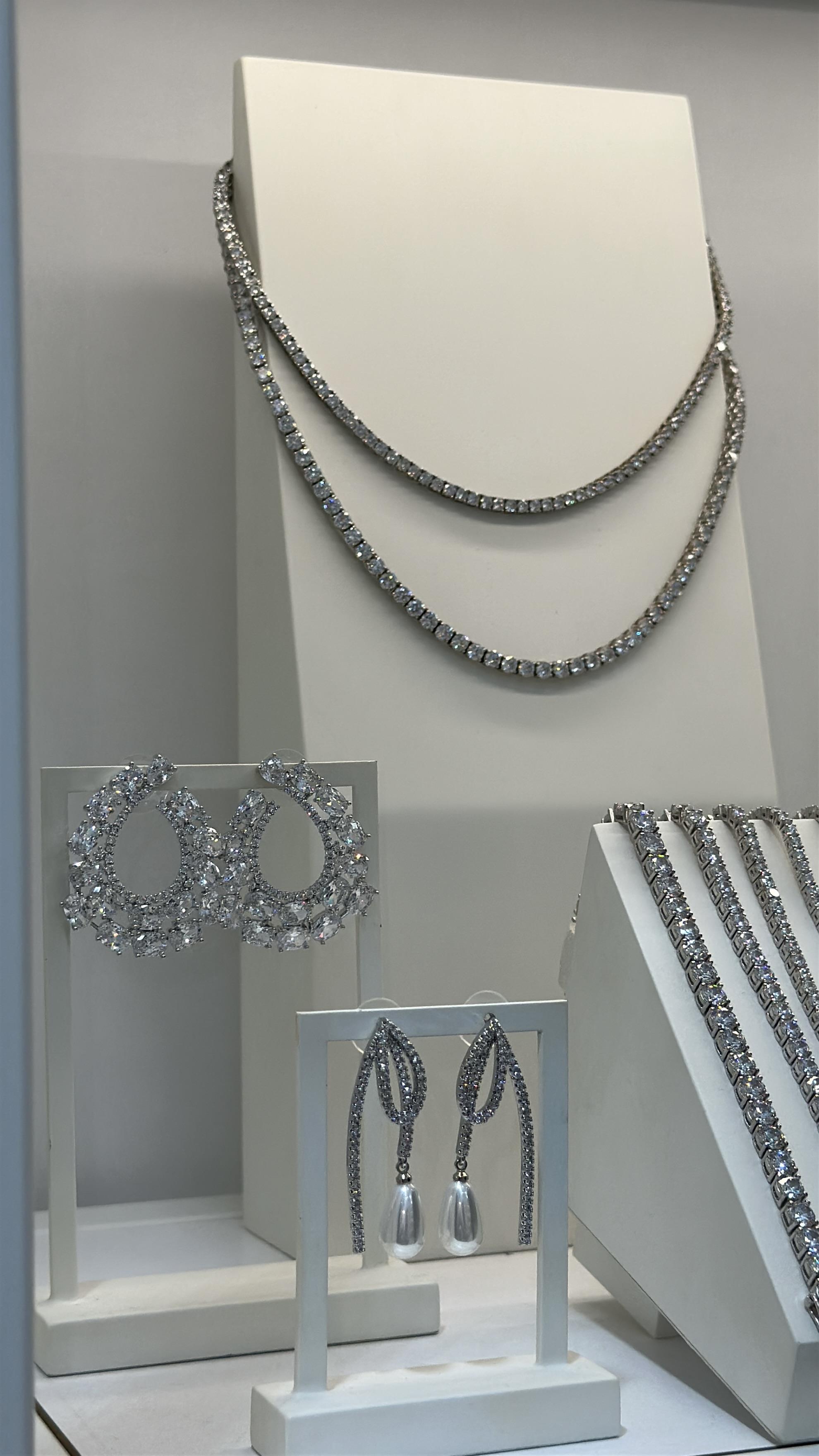 Ravelle Earring