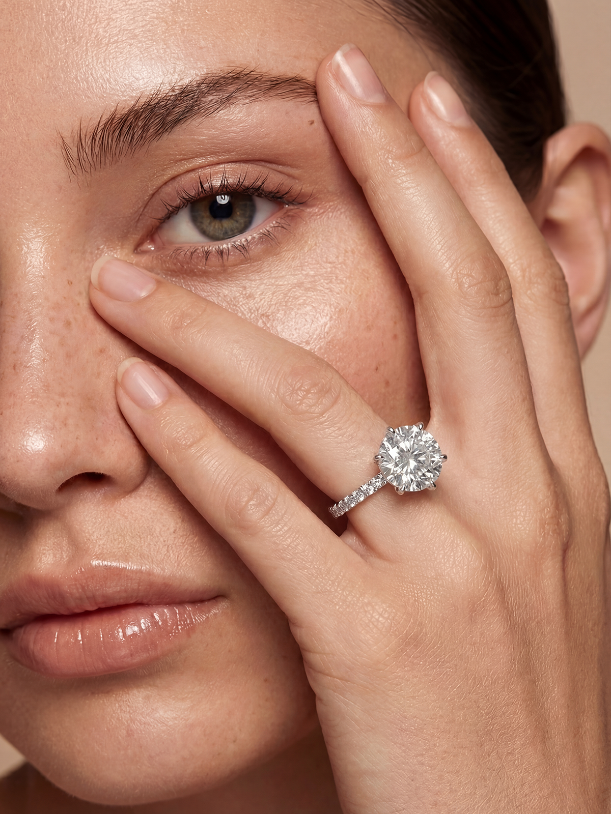 4.0CT | 6 Tırnak Kolu Taşlı Tektaş Yüzük