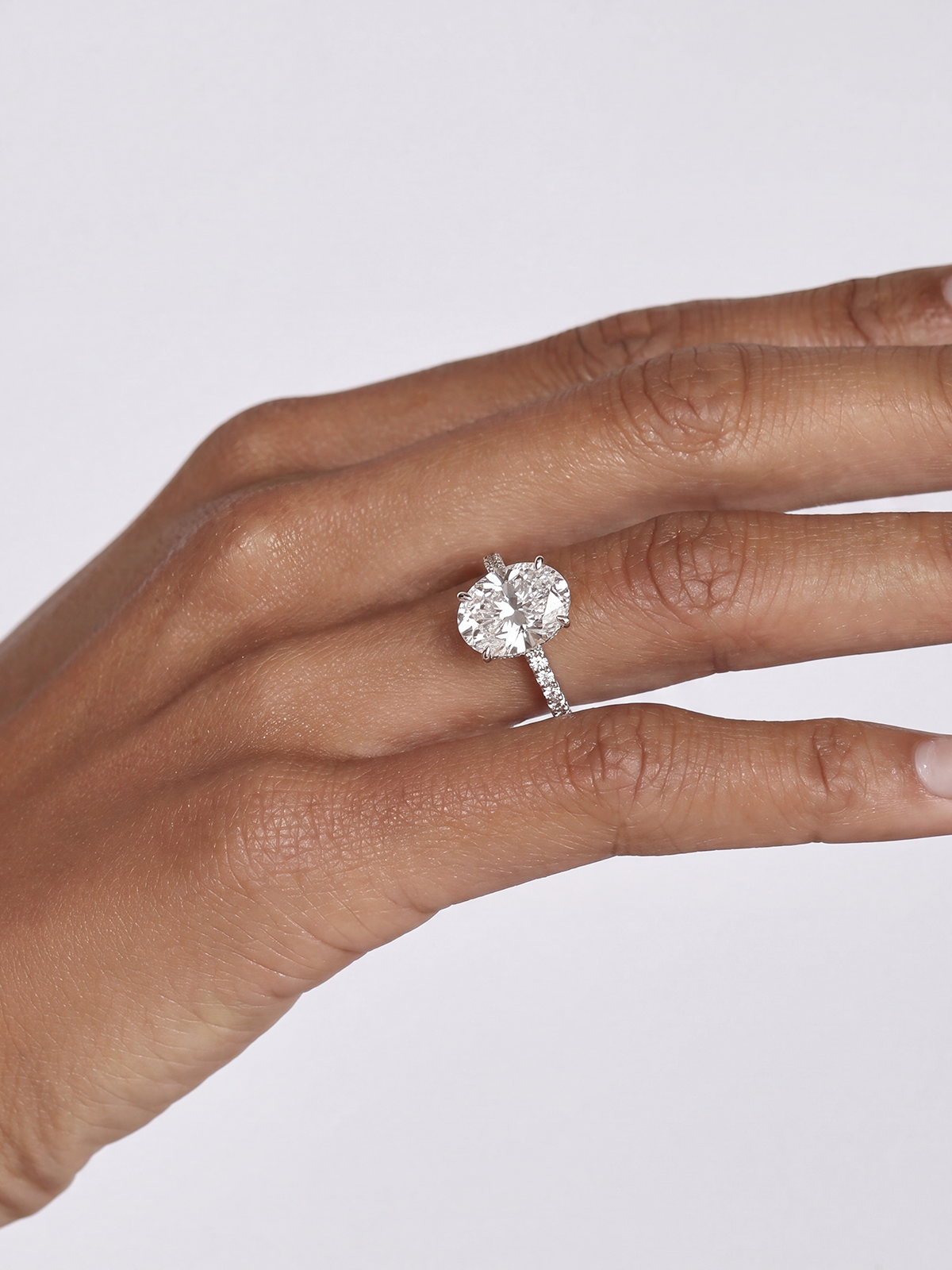 2.3CT | Oval Kesim Kolu Taşlı Yüzük
