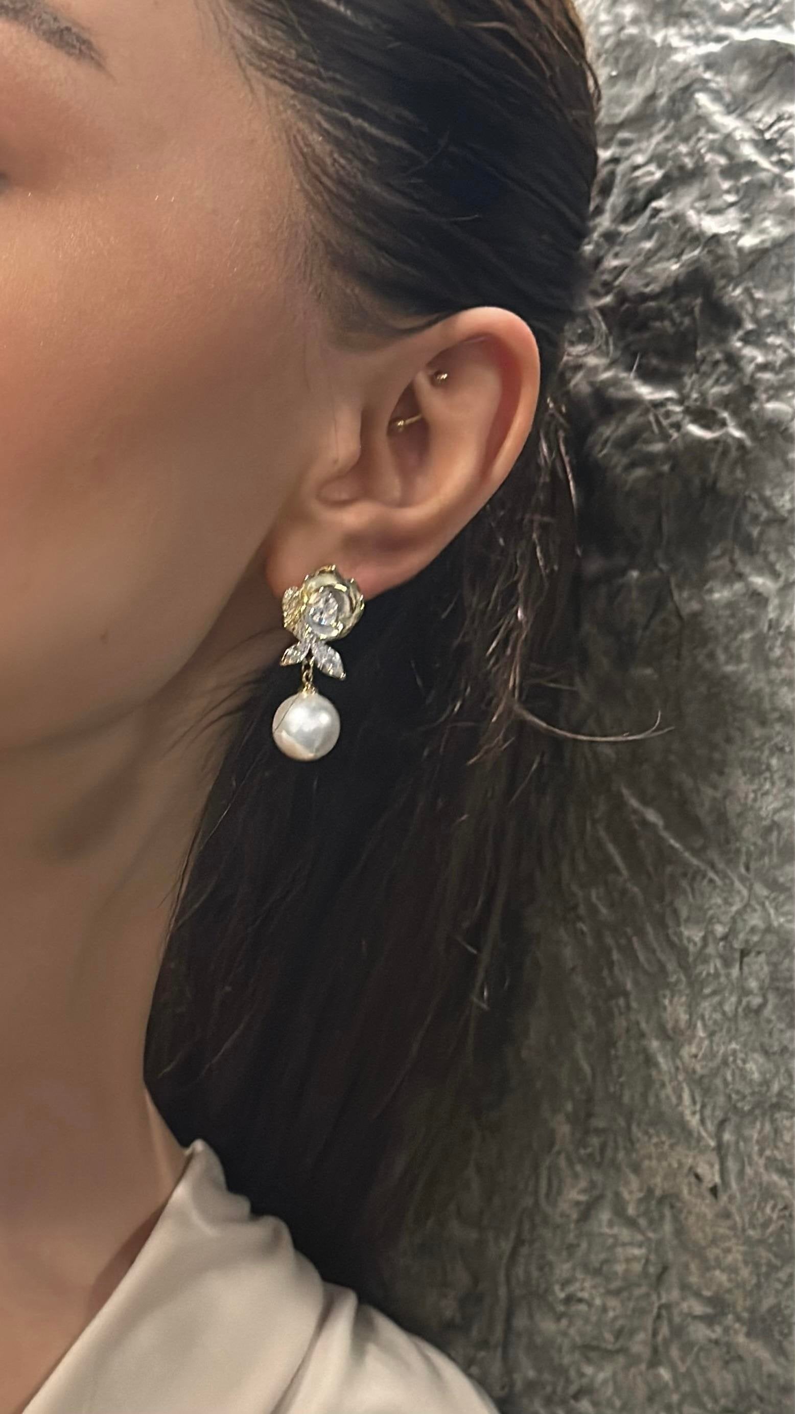 Navia Earring