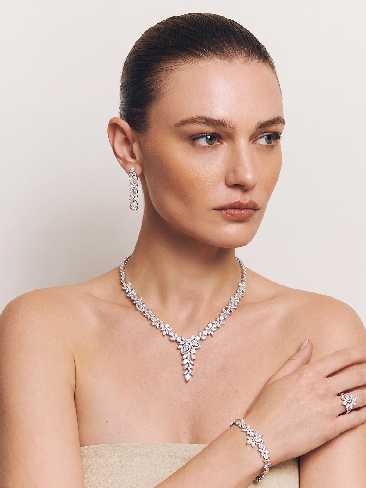 Capri Kolye Bileklik Küpe Yüzük Set