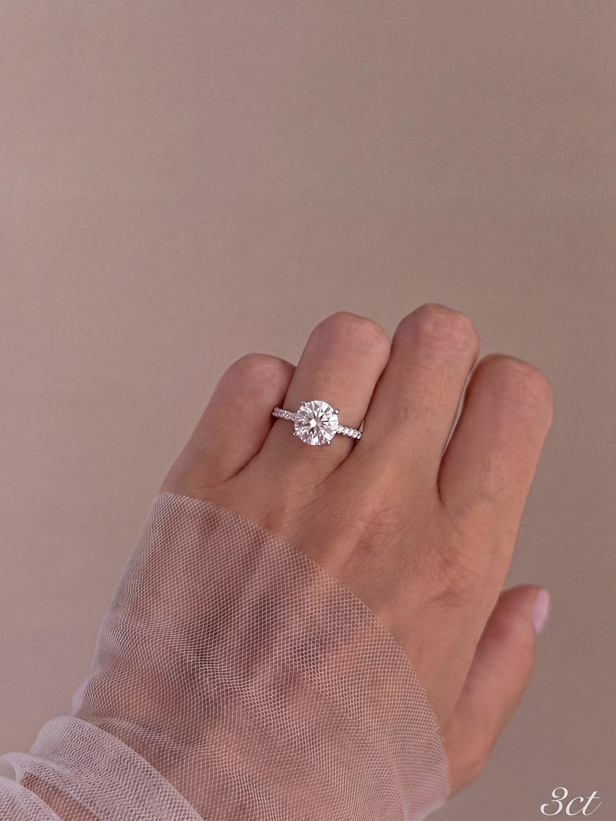 4 Tırnak Kolu Taşlı Tektaş Yüzük