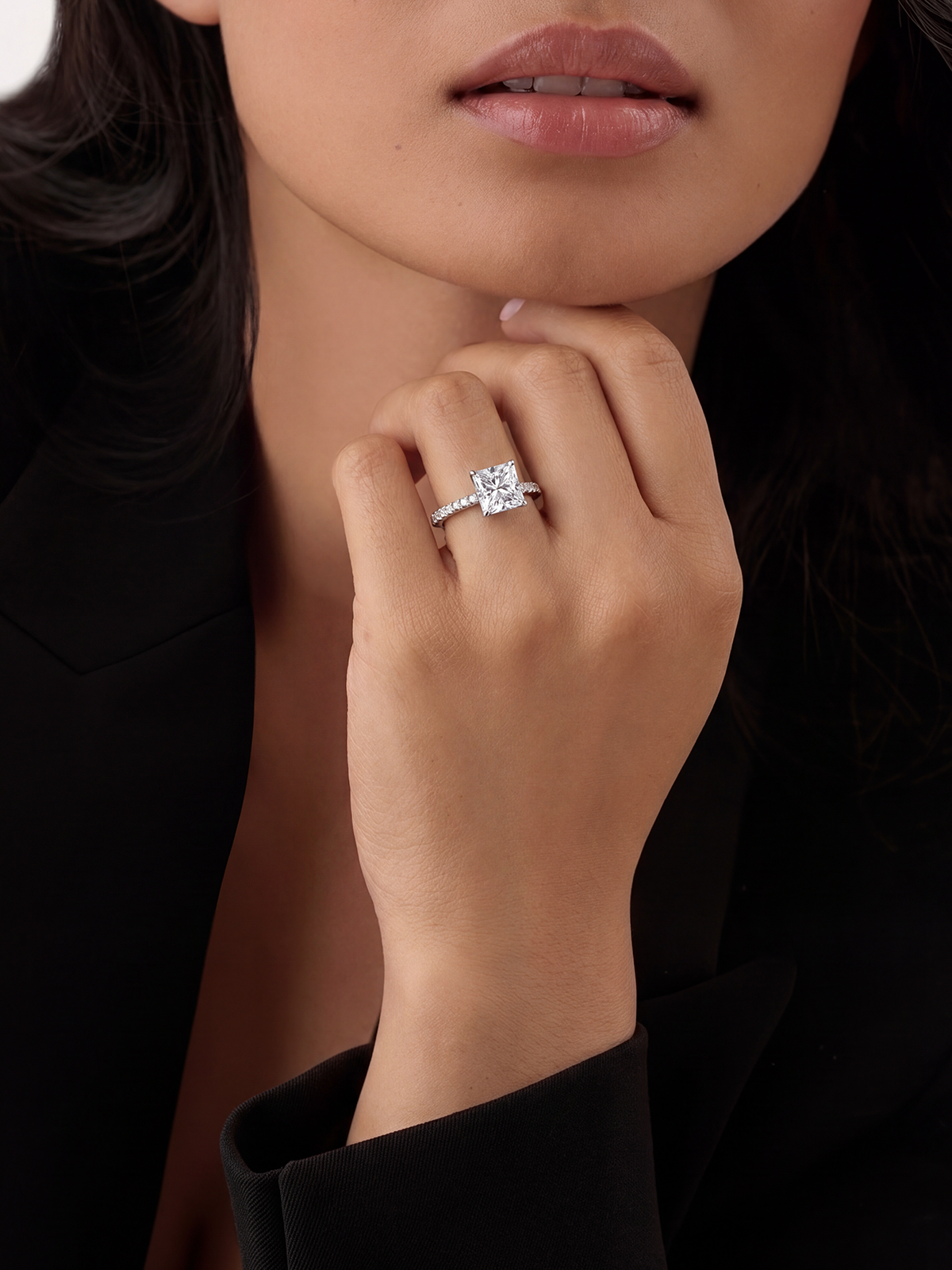 Prenses Kesim Kolu Taşlı Tektaş Yüzük