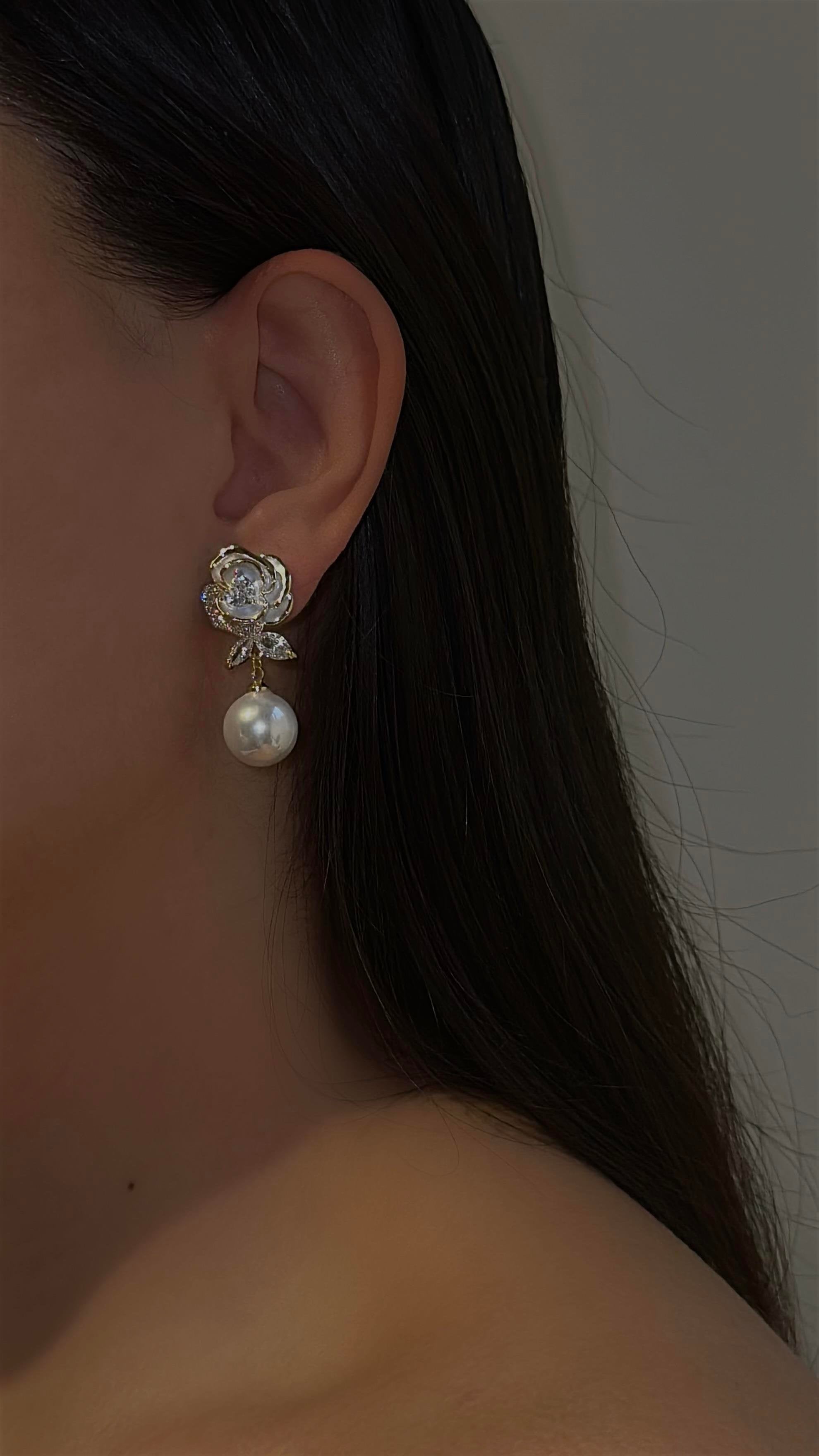 Navia Earring