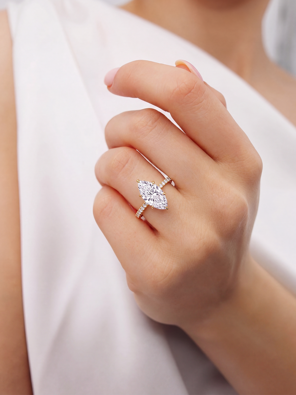 Markiz Kesim Kolu Taşlı Tektaş Yüzük