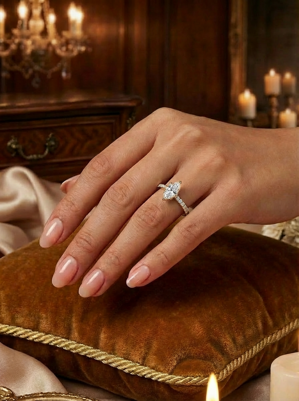 0.81CT | Marquise Cut Eternity Yüzük