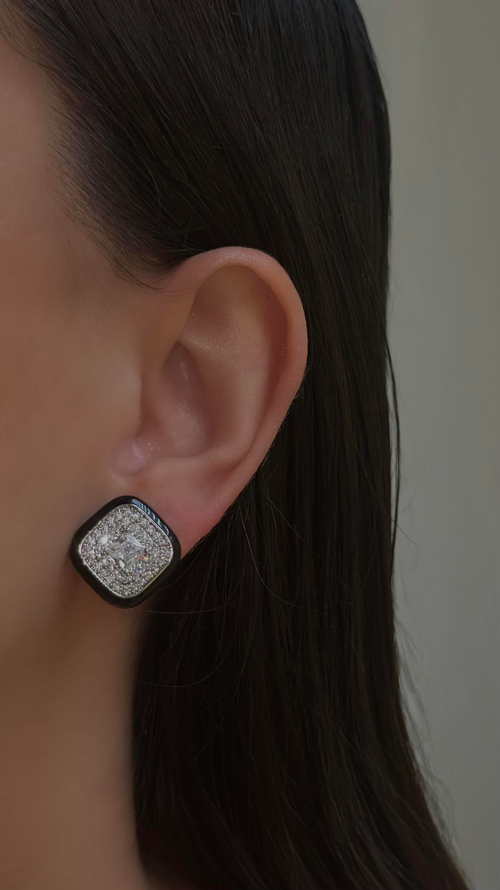 Nivae Earring