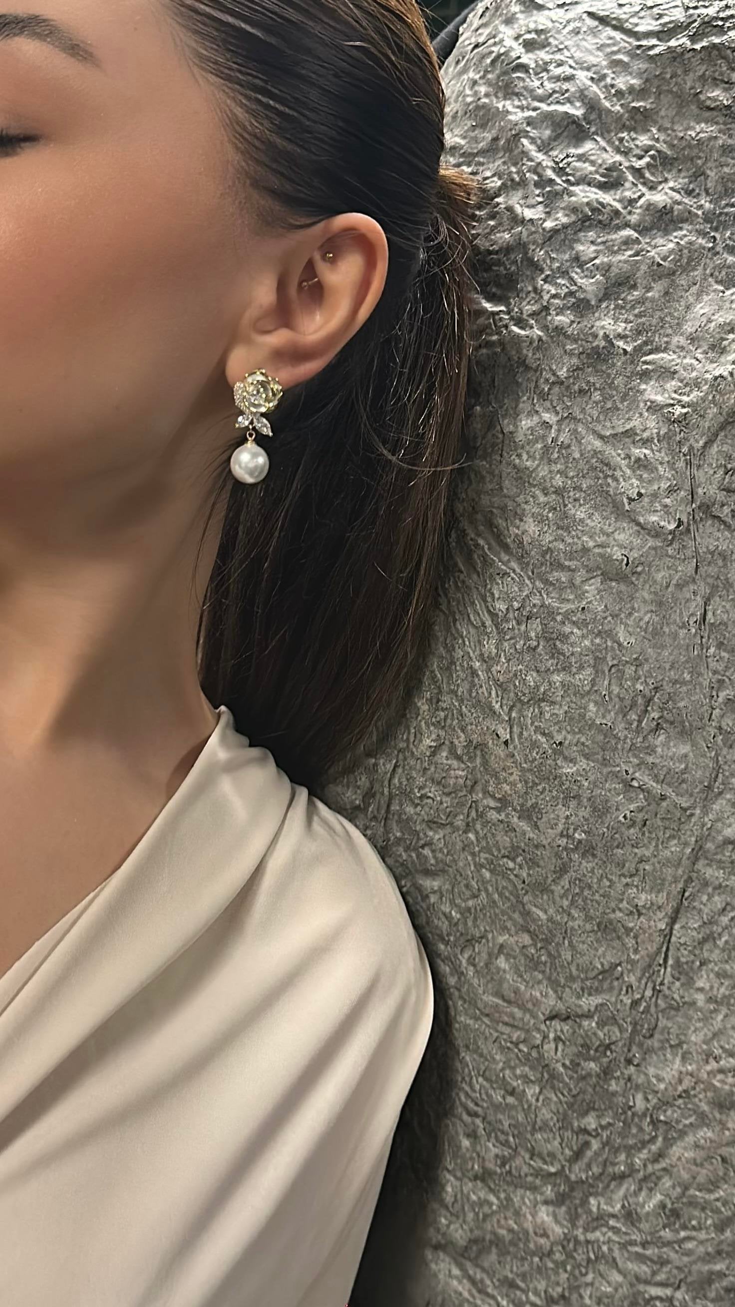 Navia Earring