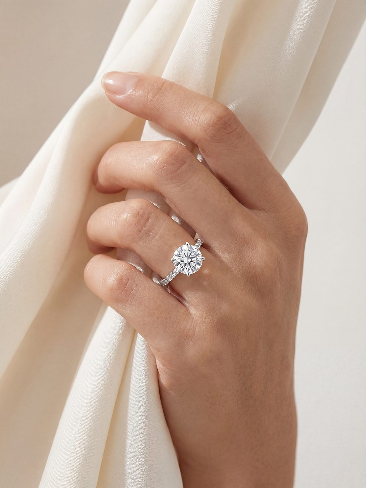 2.0CT | 4 Tırnak Kolu Taşlı Tektaş Yüzük