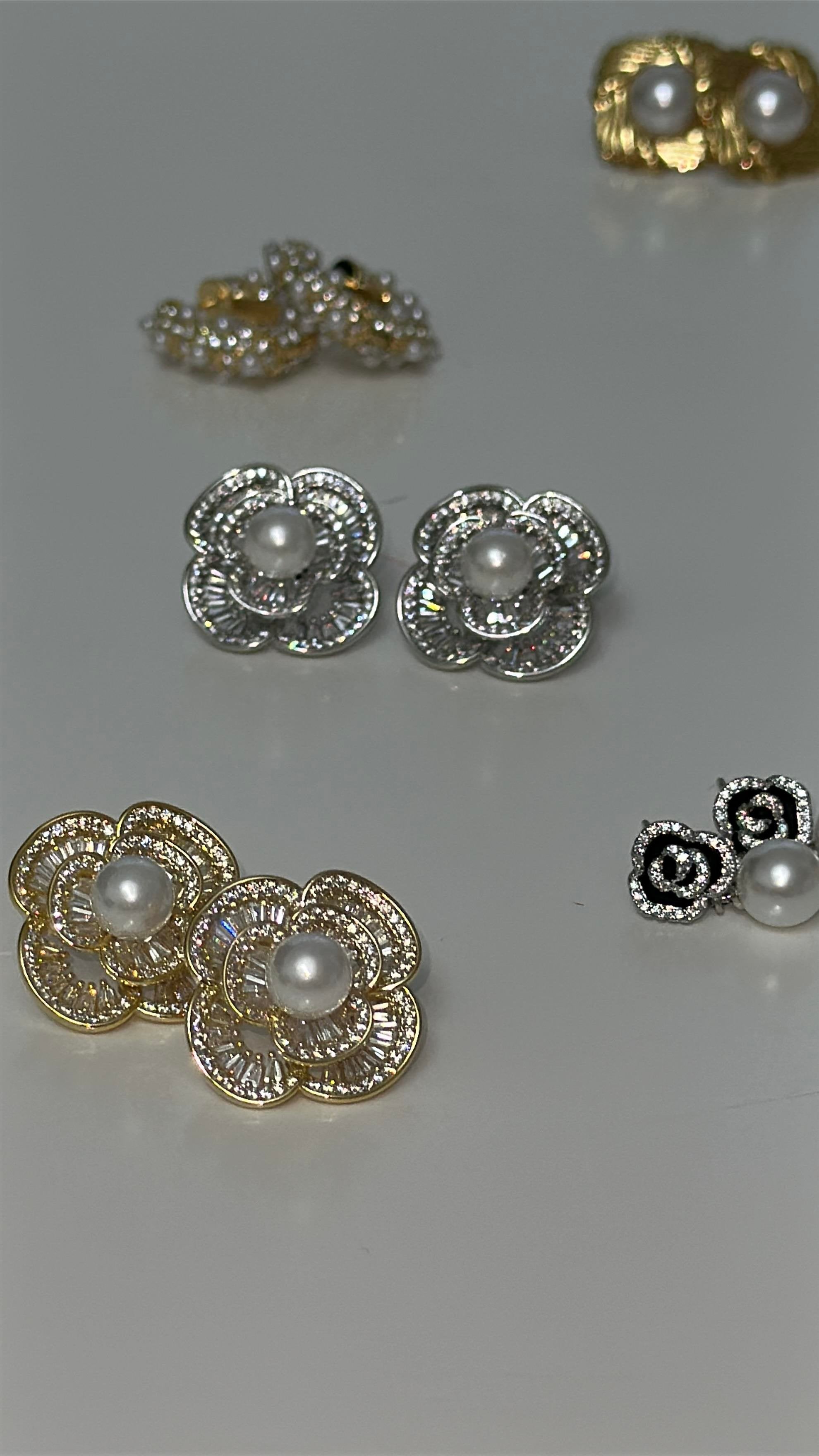 Zelora Earring