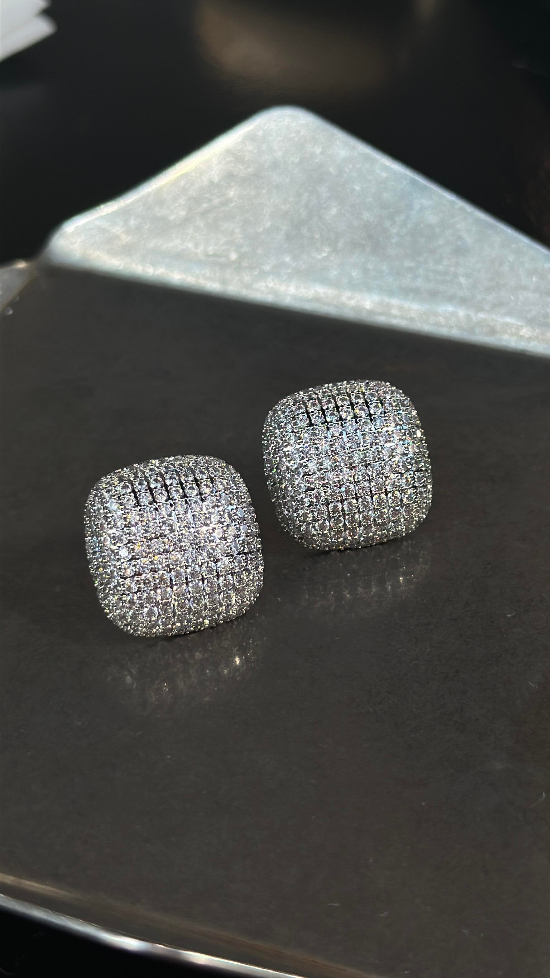 Iolara Earring