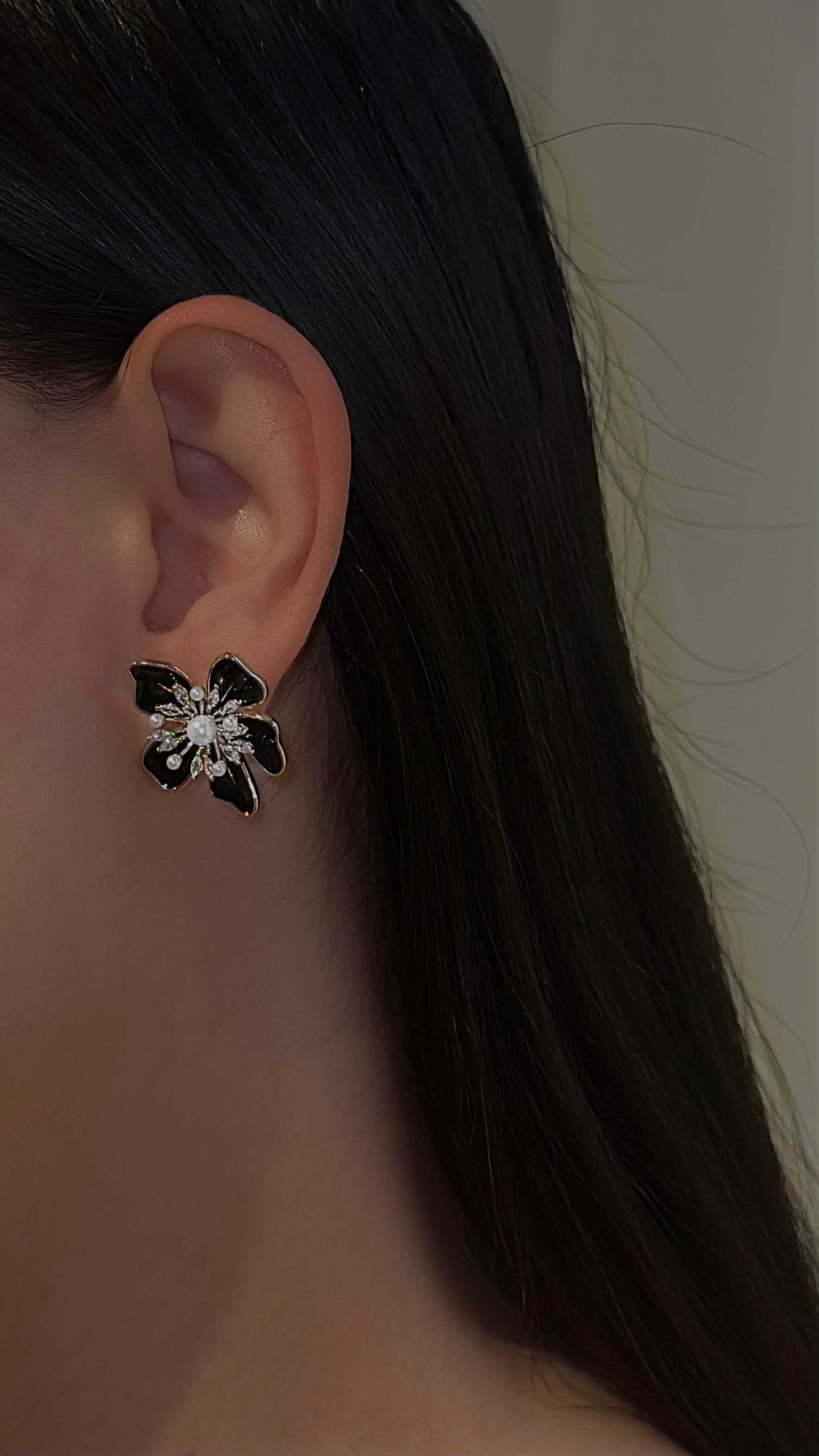 Fiora Earring