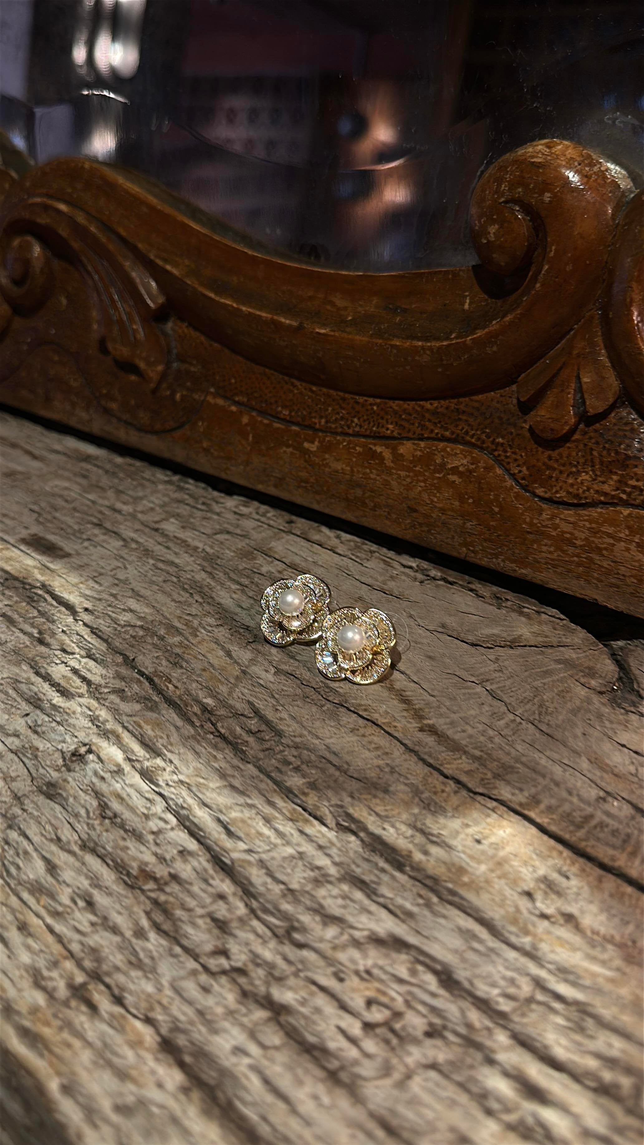 Zelora Earring