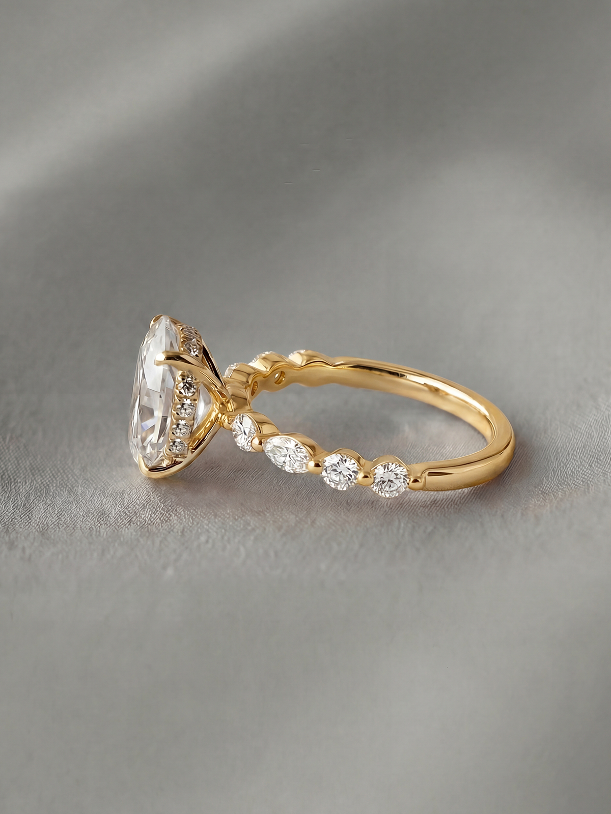 2.3CT | Oval Kesim Kolu Markiz Taşlı Yüzük