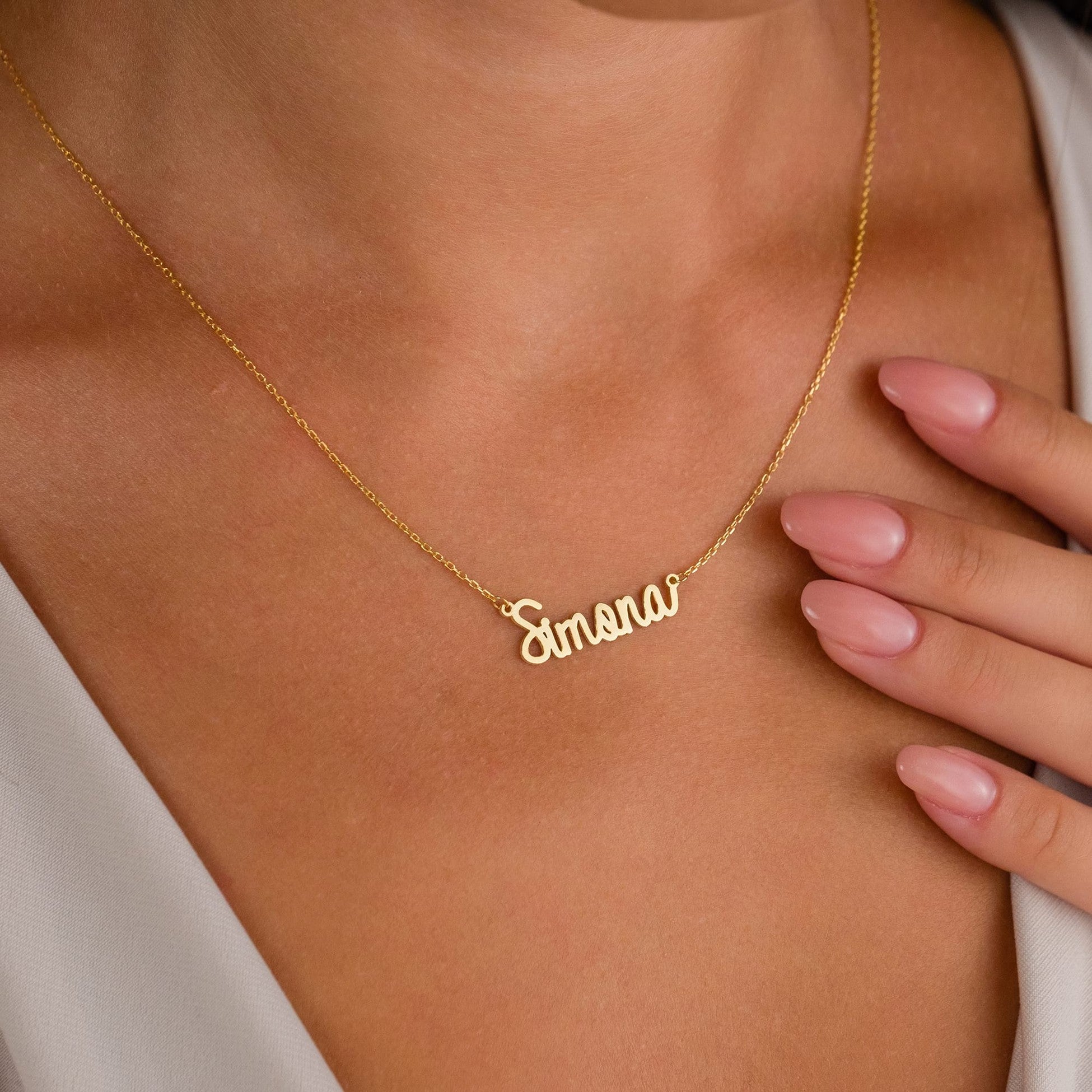 Avenira Necklace