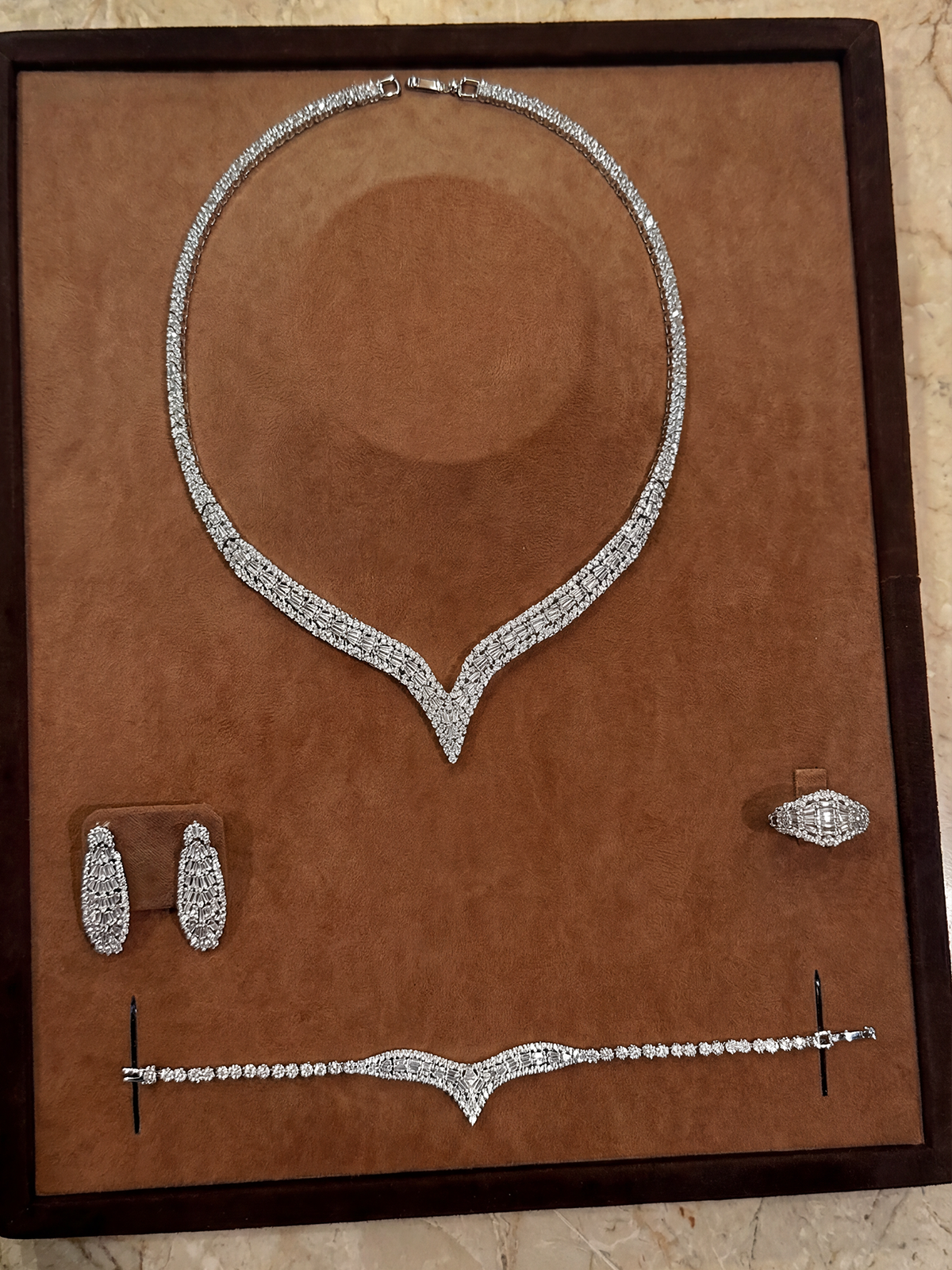 Sofia Kolye - Küpe - Bileklik - Yüzük Set